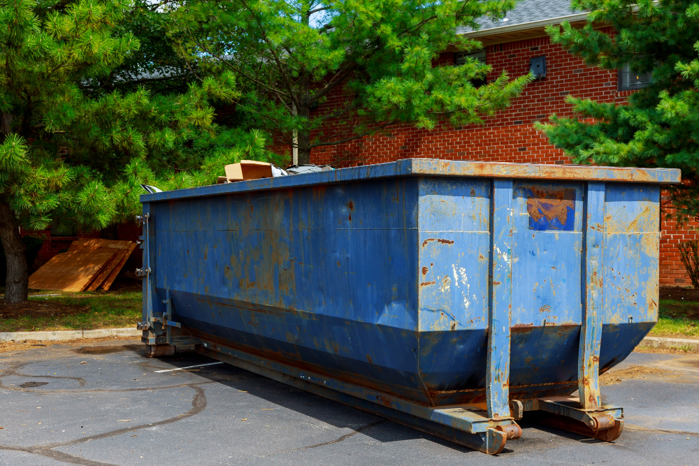 Complete Guide to Choosing the Right Roll-Off Dumpster