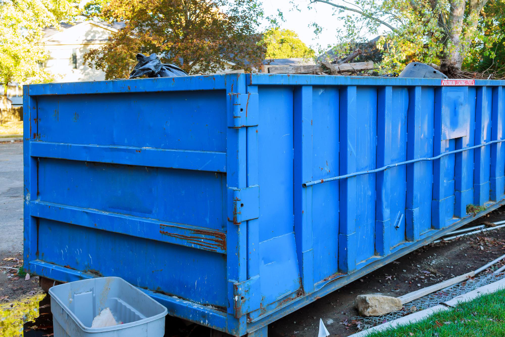 The Do’s and Don’ts of Roll Off Container Rental